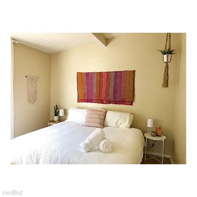 Foto del edificio - 2 br, 1 bath Apartment - 710 3rd St