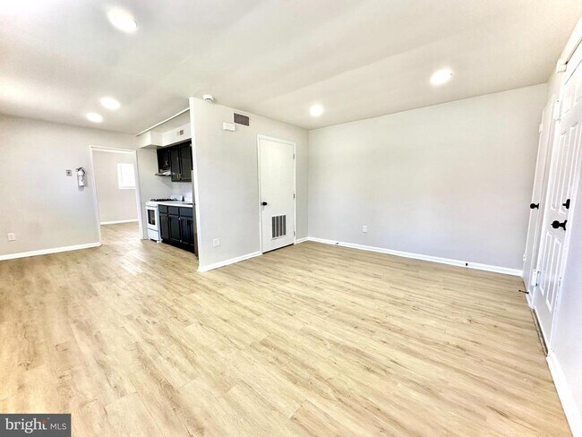 Foto del edificio - 4401 Sheffield Ave