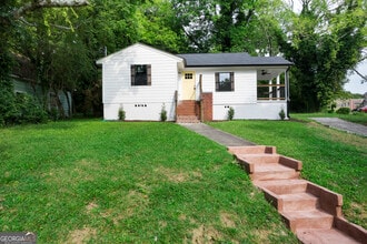 Building Photo - 515 Harper Ave SW