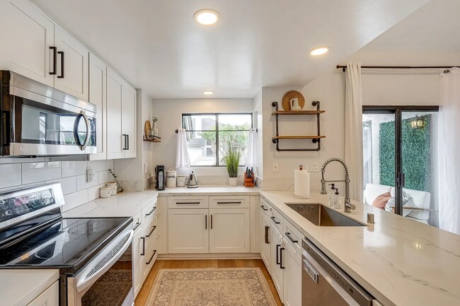 Foto del edificio - 532 Via De La Valle