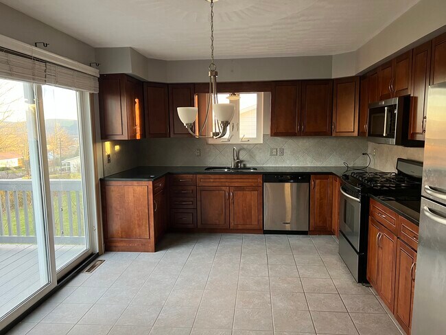 Foto del edificio - 828 Oak Hill Ave