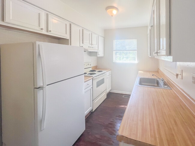 Foto del edificio - 520 Lancaster Creek Dr