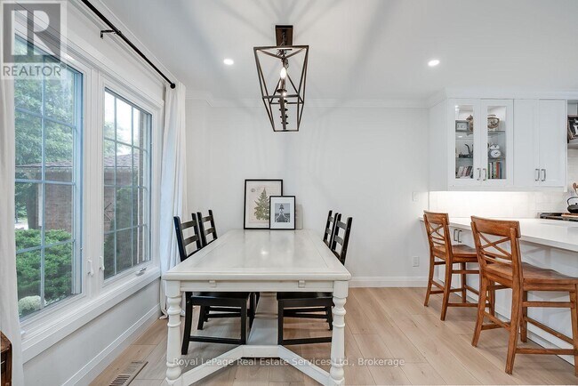Photo du bâtiment - 1484 Princeton Crescent