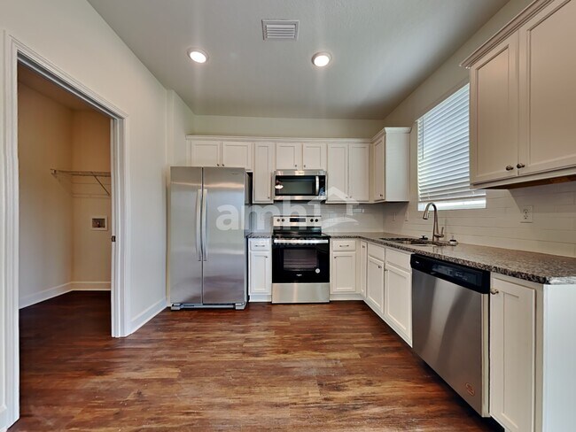 Foto del edificio - 1019 Tan Tara Trl