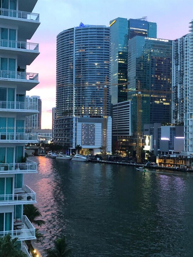 Foto del edificio - 888 Brickell Key Dr