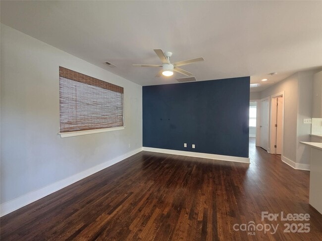 Building Photo - 3433 Draper Ave