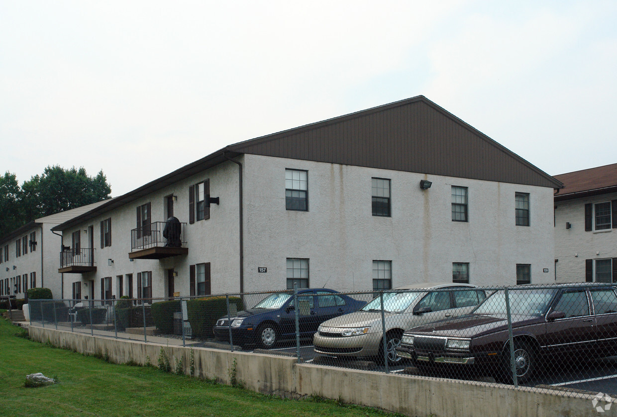 Building Photo - 157-159 Main St