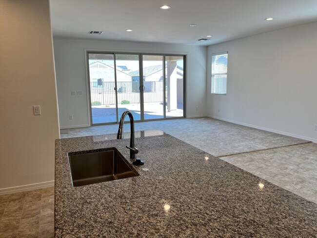 Building Photo - 3 Bedroom Single Family Home in Casa Grande