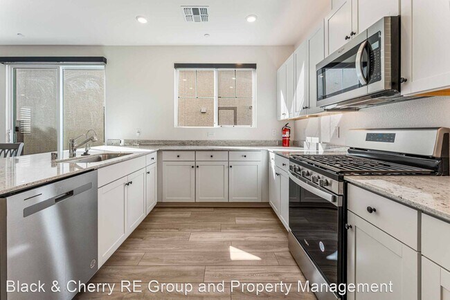 Foto del edificio - 3 br, 3 bath House - 3766 Trancoso Ave