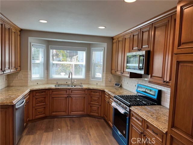 Building Photo - 27035 Azul Dr