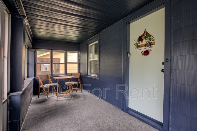 Photo - 4938 Erskine St House