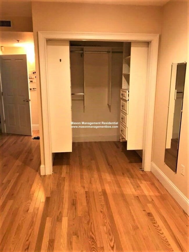Building Photo - 2 bedroom in Boston MA 02118