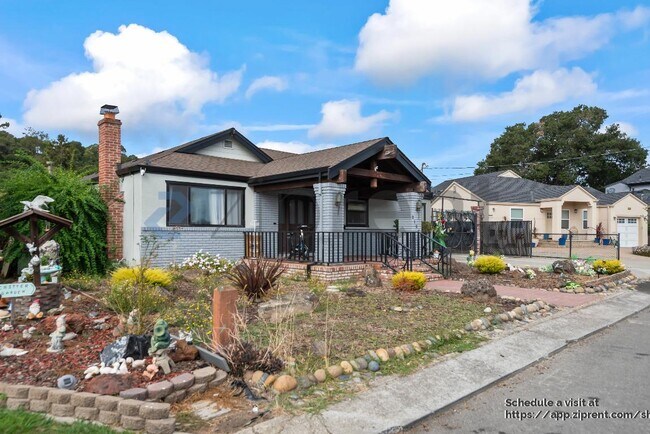 Building Photo - 21623 Baywood Ave