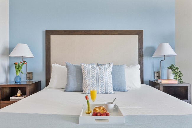 Building Photo - 2889 McFarlane Rd