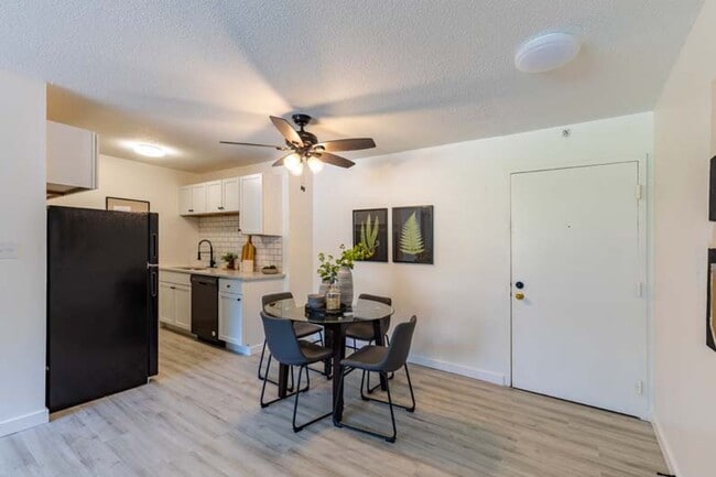 Interior Photo - The Oaks