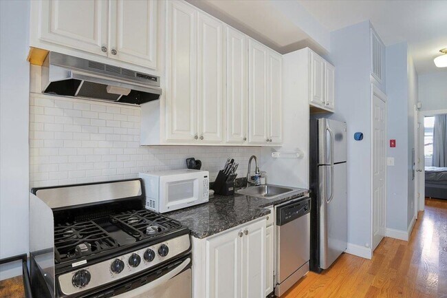 Foto del edificio - 120 Willow Ave