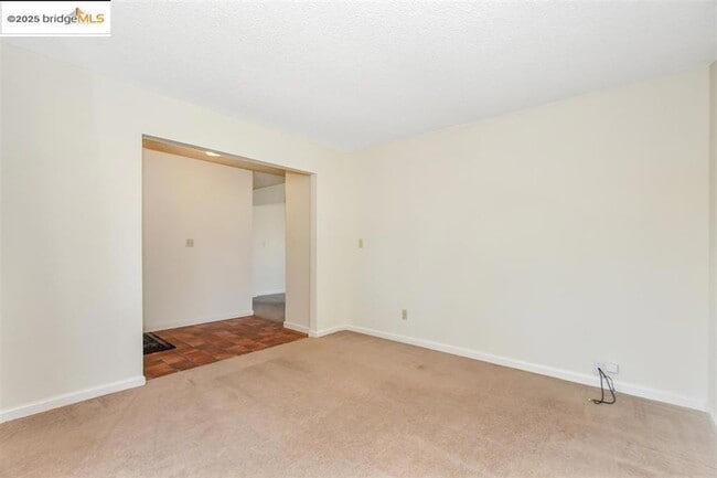 Building Photo - 817 Basalt Way