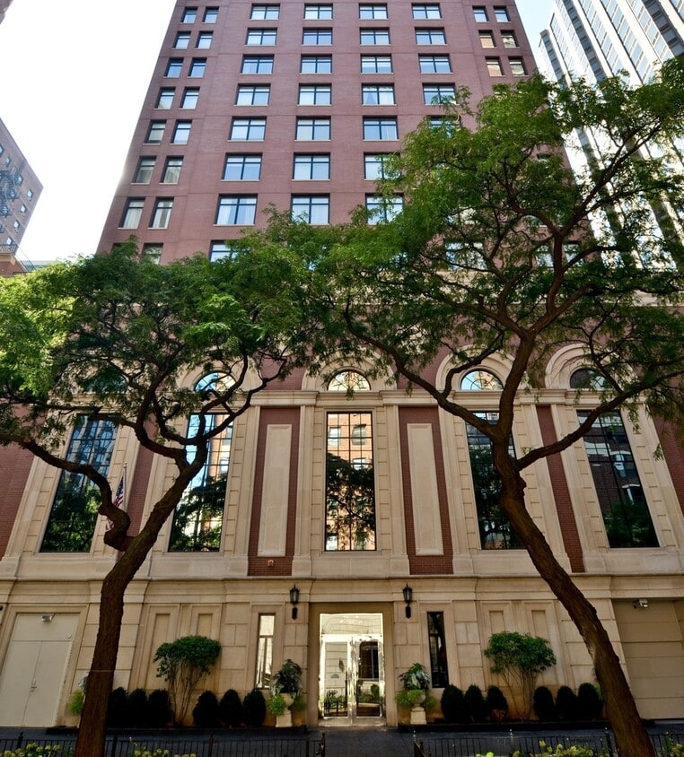 Primary Photo - 1122 N Dearborn St