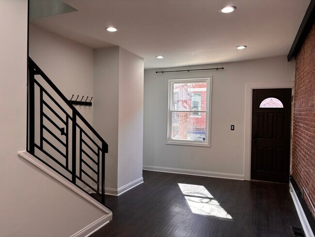 Building Photo - 2313 E Harold St