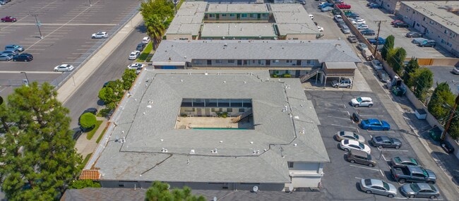 Building Photo - 11716 Gurley Ave