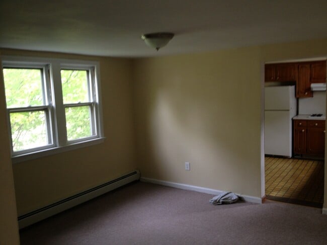 Building Photo - 106 2nd St