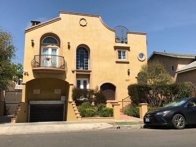 Building Photo - 5937 Willoughby Ave