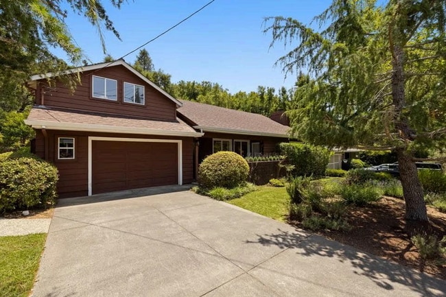 Building Photo - Charming 3bd/3bth Mid Century Home in Lark...