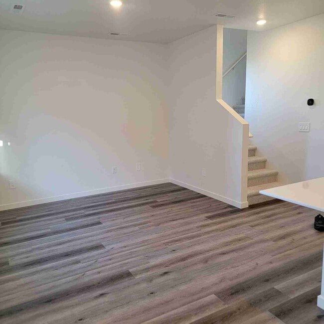 Photo - 323 Condor Wy