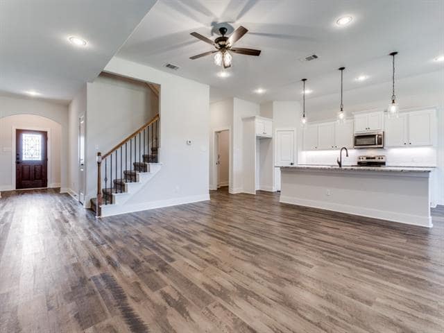 Building Photo - 504 Ellis Place Dr
