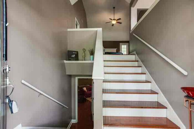Building Photo - 613 Woodland Hills Dr