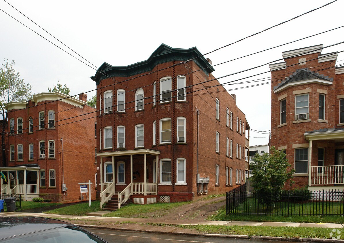 Building Photo - 23-25 Putnam Hts