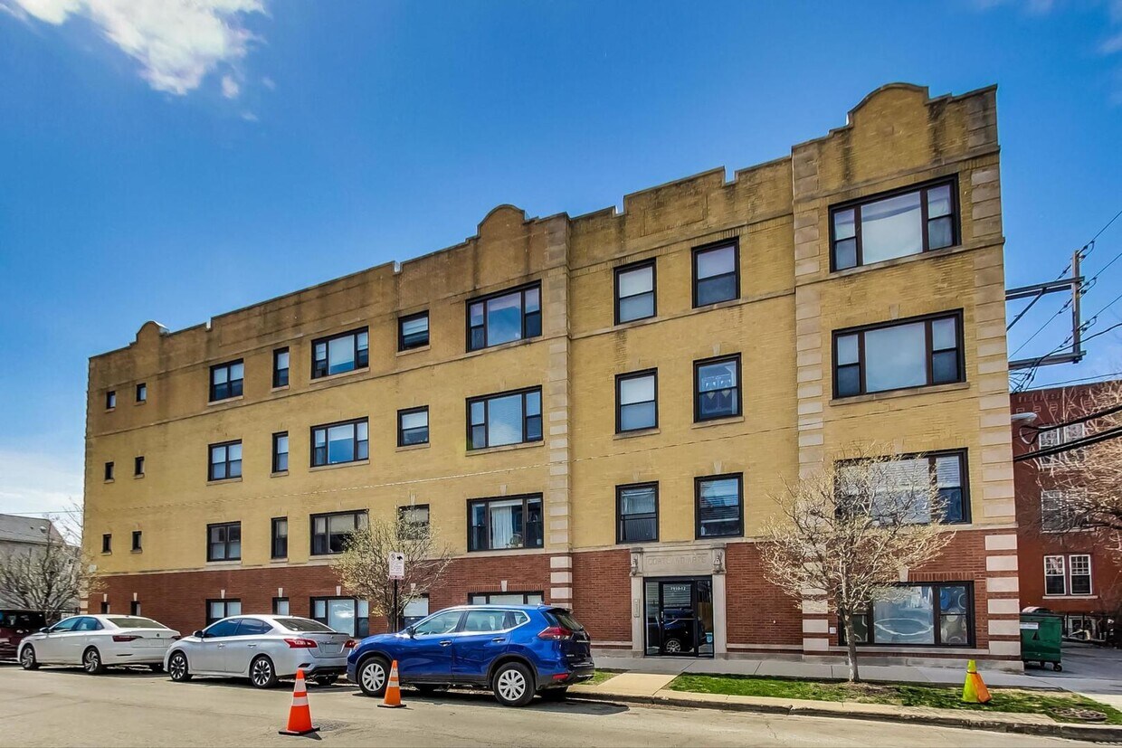1910 N Washtenaw Ave Unit 2, Chicago, IL 60647 Condo for Rent in