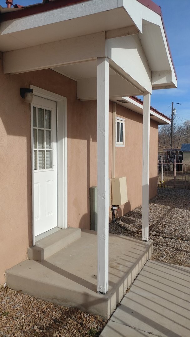 370 Atrisco Dr SW Unit 6, Albuquerque, NM 87105 Apartment for Rent in Albuquerque, NM