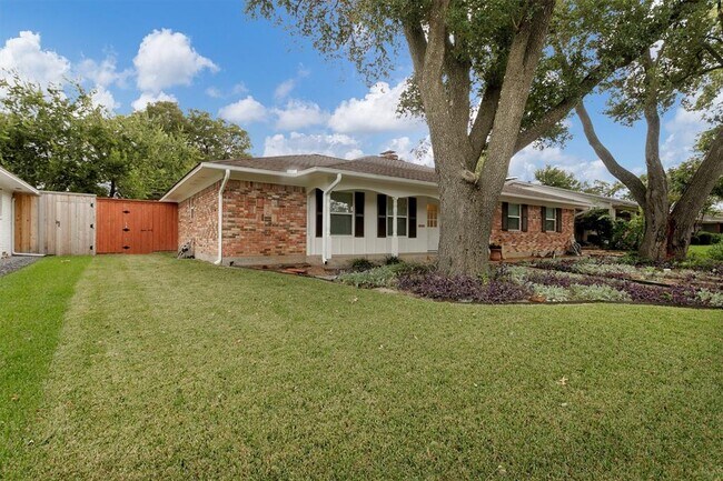 Foto del edificio - 1760 Mapleton Dr