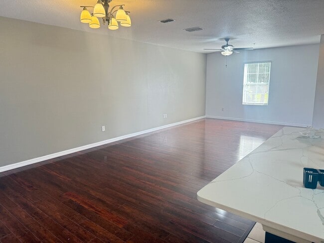 Building Photo - Townhome Available - Saint Cloud, FL -  3 Bed /2.5 Bath