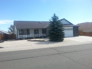 Building Photo - 930 Ranchview Cir