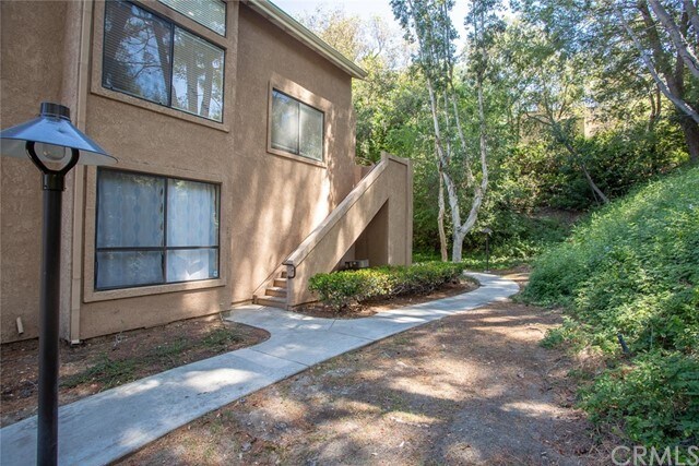 Building Photo - 155 N Singingwood St