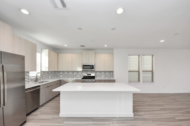 Building Photo - 18716 Centro Main St