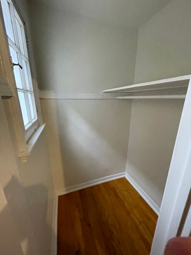 Foto del edificio - 4651 N Elston Ave