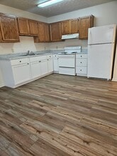 Building Photo - 325 Clearwater Way