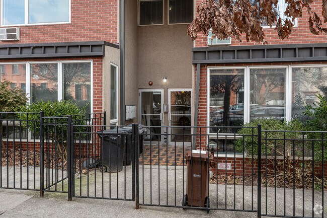 Building Entrance - 224 16th St