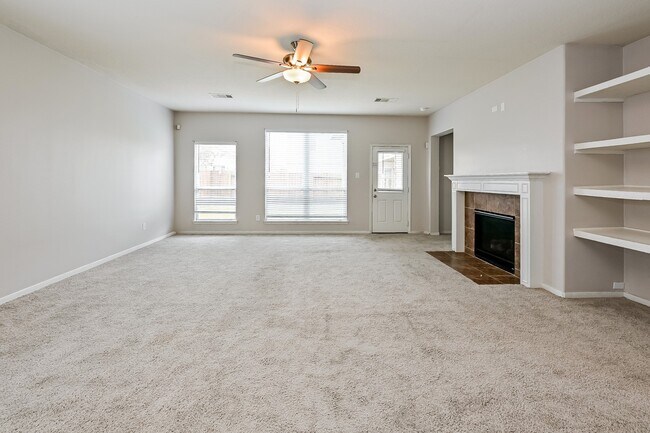 Foto del edificio - 4207 Old Arbor Way