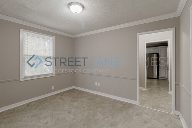 Foto del edificio - NOW OFFERING $250 OFF FIRST FULL MONTH IF ...
