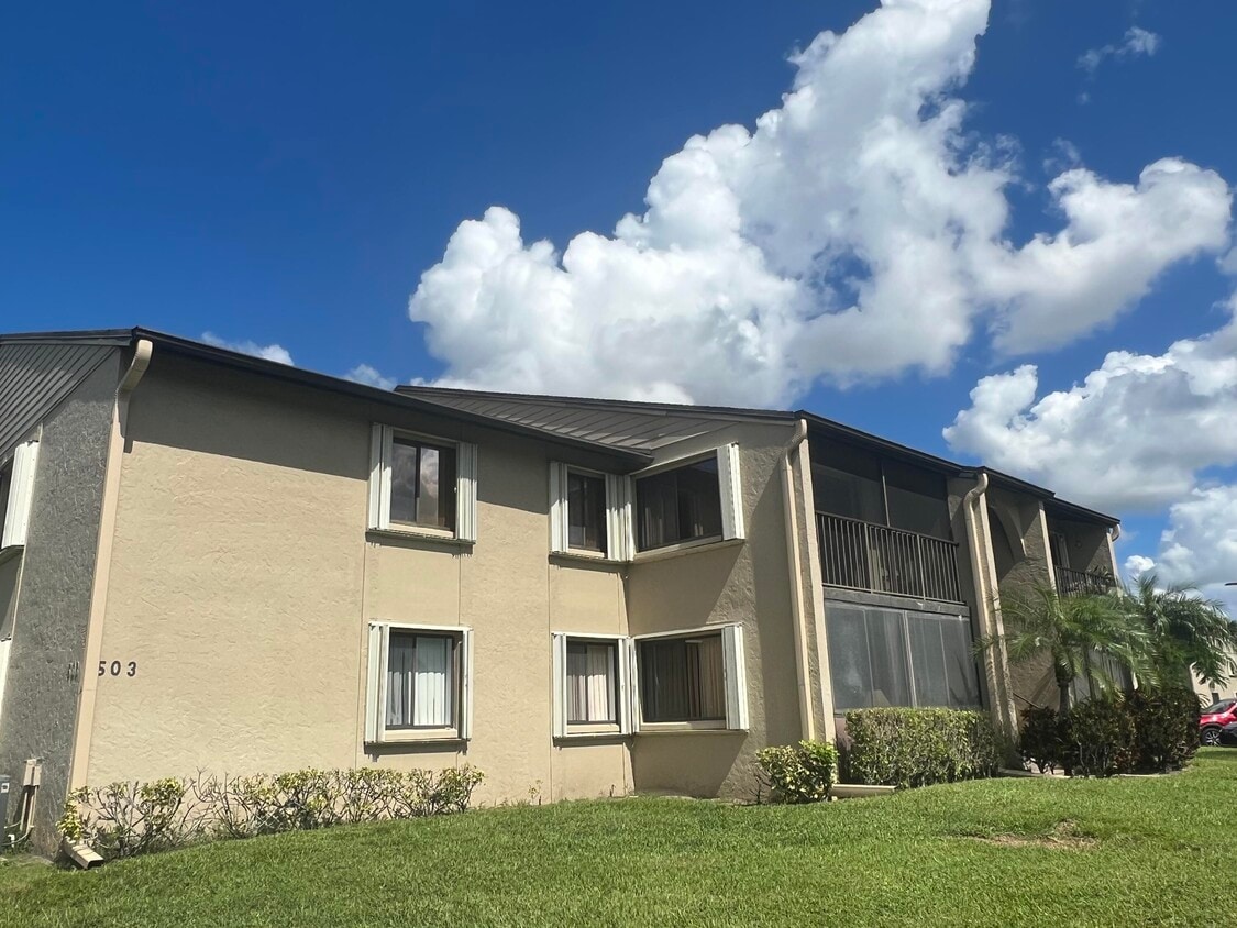 503 Shady Pine Way Unit C2, Greenacres, FL 33415 Condo for Rent in Greenacres, FL