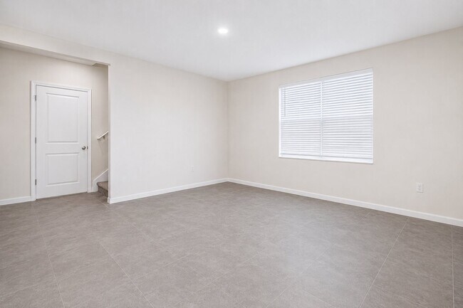 Building Photo - 35515 Mahwah Ave