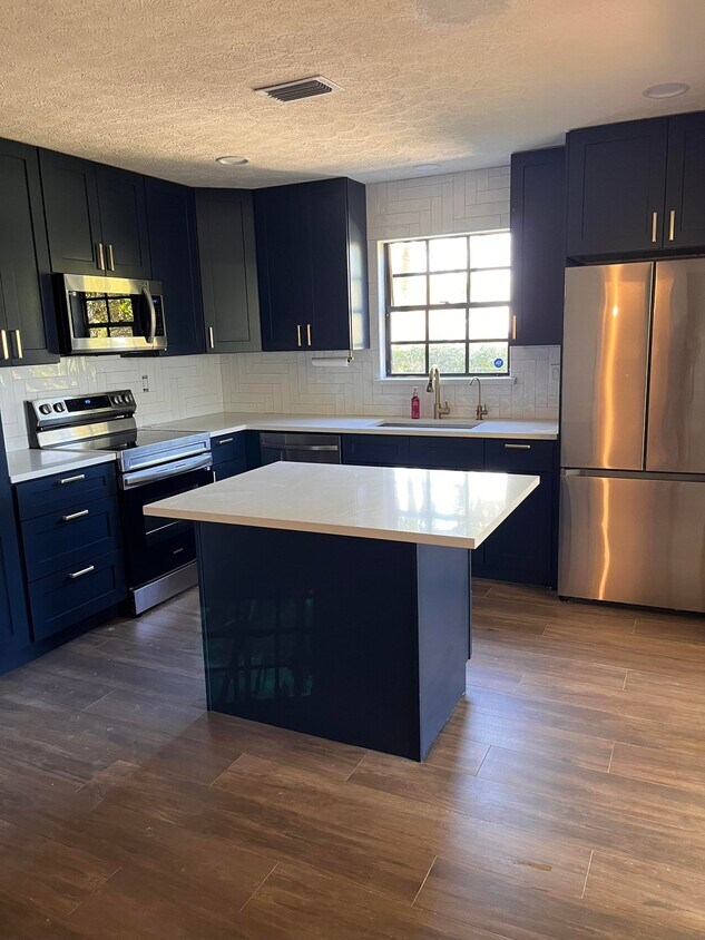 Foto principal - 7281 SE Concord Pl