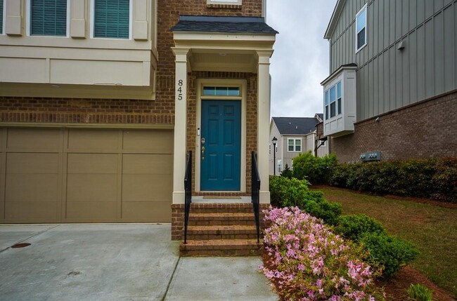 Foto del edificio - 845 Atwood Ln