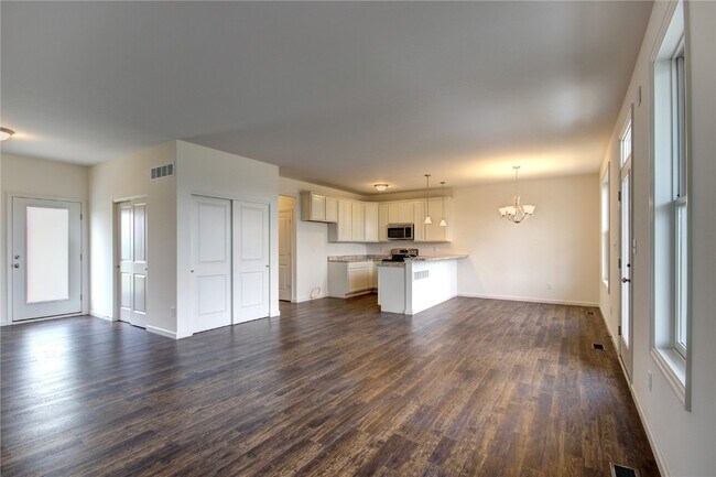 Foto del edificio - 5020 Freehold Rock Dr