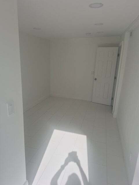 Foto del edificio - 428 Forest Hill Blvd