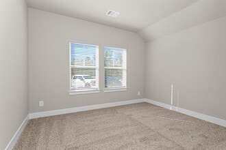 Building Photo - 2002 Bluff Oak Ct